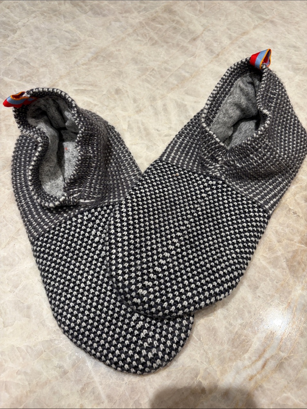 Bombas Black and White Knit Low-Cut Casual Sock Gripper Slippers